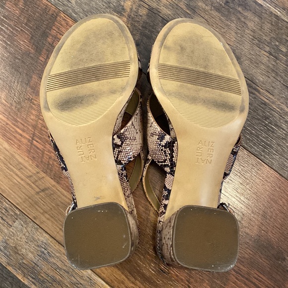 Naturalized snakeskin print heels size 7W - Picture 4 of 6